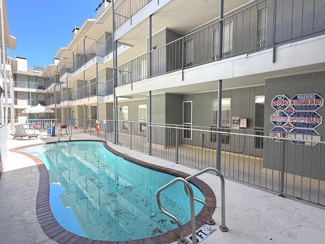 4502 Gaston Avenue 215, Dallas, TX 75246