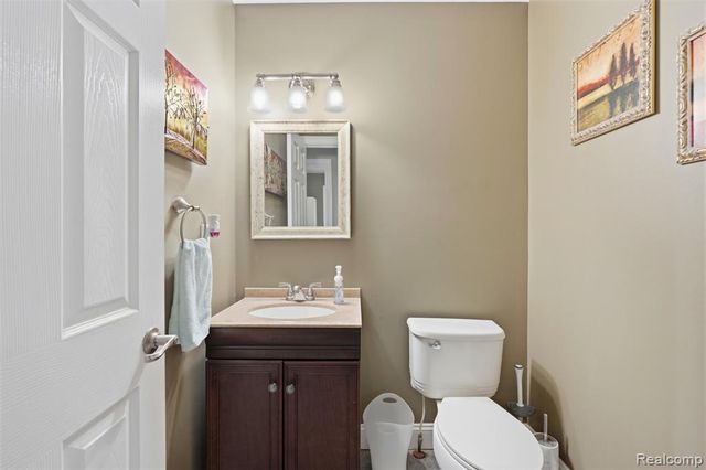 65690 North Avenue, Ray, MI 48096