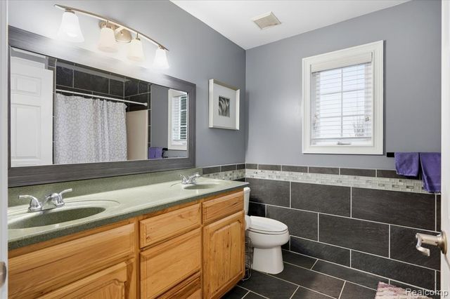 65690 North Avenue, Ray, MI 48096