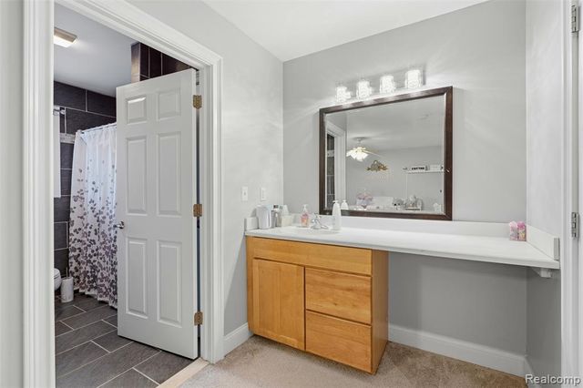 65690 North Avenue, Ray, MI 48096