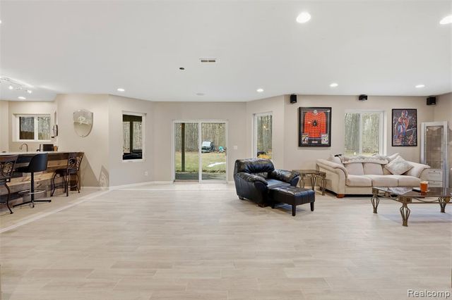 65690 North Avenue, Ray, MI 48096