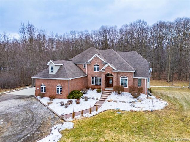 65690 North Avenue, Ray, MI 48096