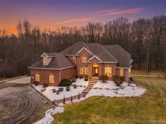 65690 North Avenue, Ray, MI 48096