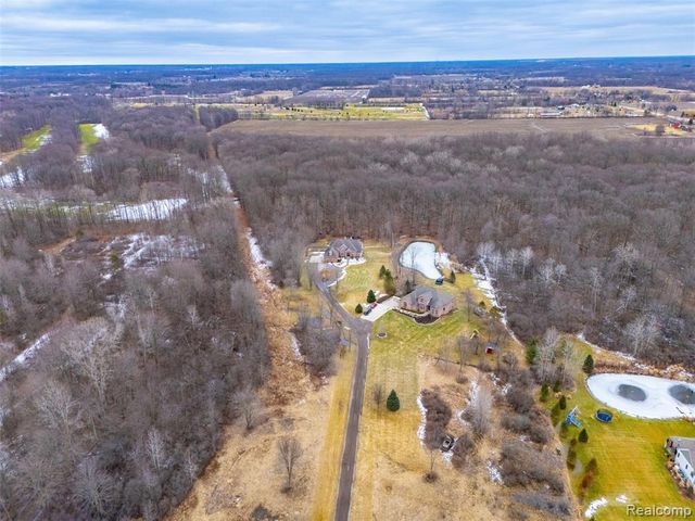 65690 North Avenue, Ray, MI 48096