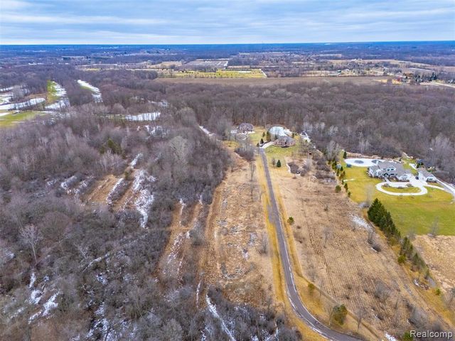 65690 North Avenue, Ray, MI 48096