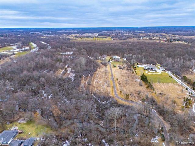 65690 North Avenue, Ray, MI 48096