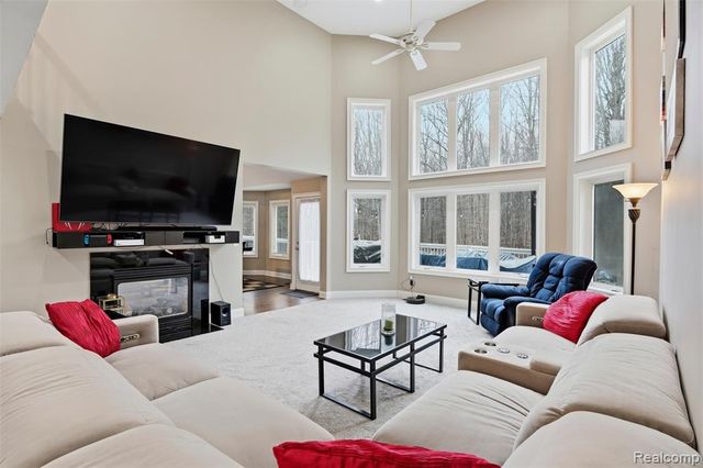 65690 North Avenue, Ray, MI 48096