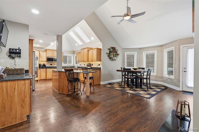 65690 North Avenue, Ray, MI 48096