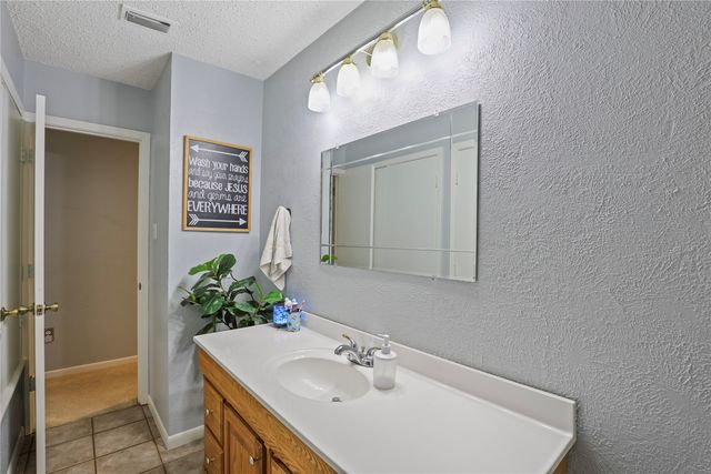 100 Madison Drive, Longview, TX 75603