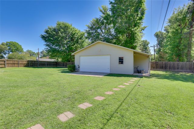 100 Madison Drive, Longview, TX 75603