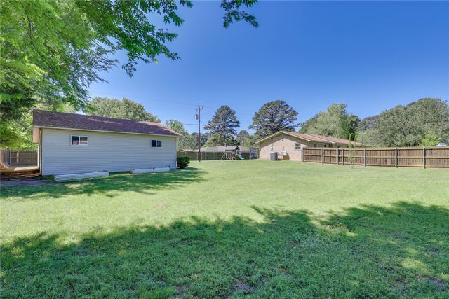 100 Madison Drive, Longview, TX 75603