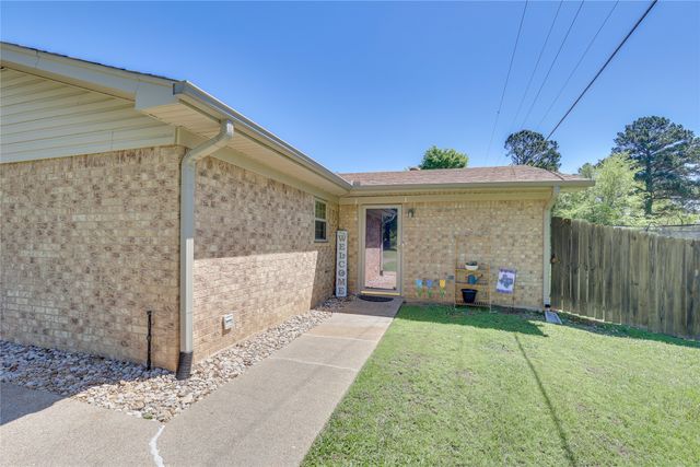 100 Madison Drive, Longview, TX 75603