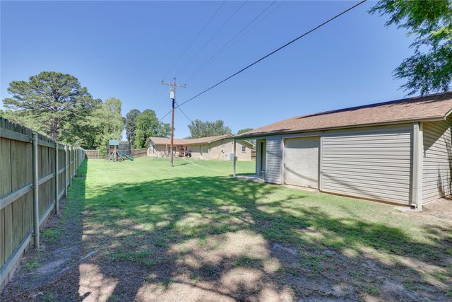 100 Madison Drive, Longview, TX 75603