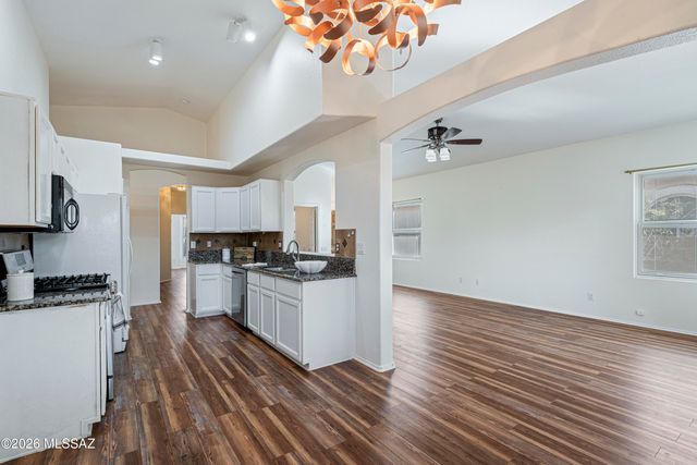 12163 N Seasons Loop, Oro Valley, AZ 85755