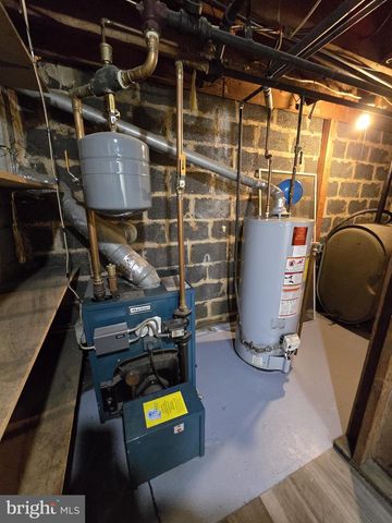 6105 FREDERICK RD, Catonsville, MD 21228