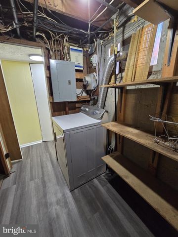 6105 FREDERICK RD, Catonsville, MD 21228