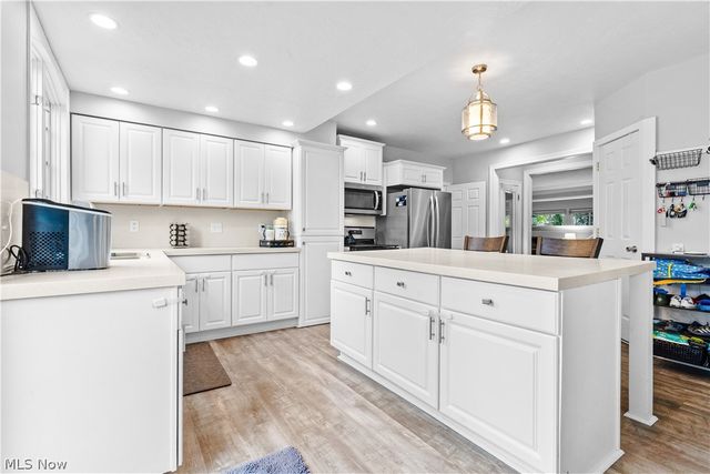 2136 E Sprague Road, Broadview Heights, OH 44147