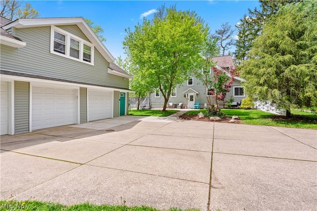 2136 E Sprague Road, Broadview Heights, OH 44147