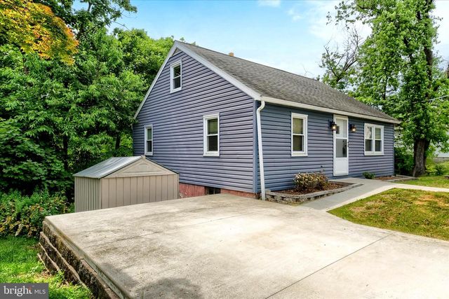 521 WEST DR, Harrisburg, PA 17111