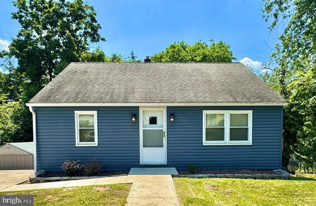 521 WEST DR, Harrisburg, PA 17111