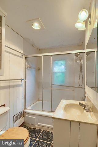 521 WEST DR, Harrisburg, PA 17111