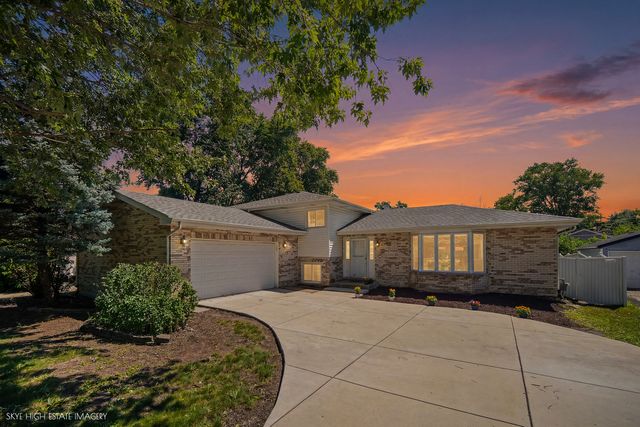 16803 92nd Avenue, Orland Hills, IL 60487