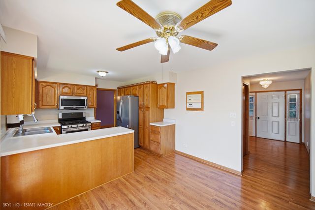 16803 92nd Avenue, Orland Hills, IL 60487