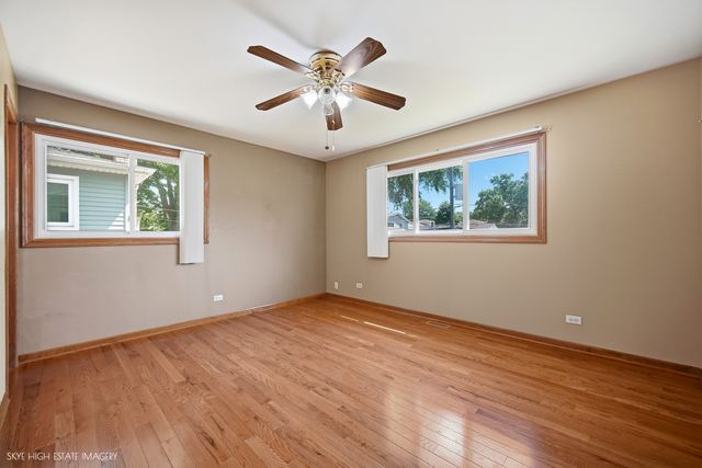 16803 92nd Avenue, Orland Hills, IL 60487
