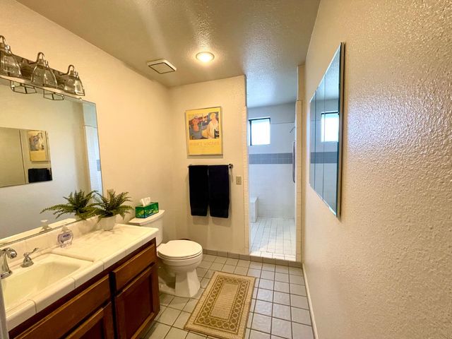 2052 Del Rio Dr, Stockton, CA 95204