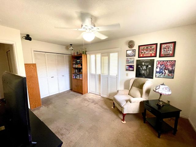 2052 Del Rio Dr, Stockton, CA 95204