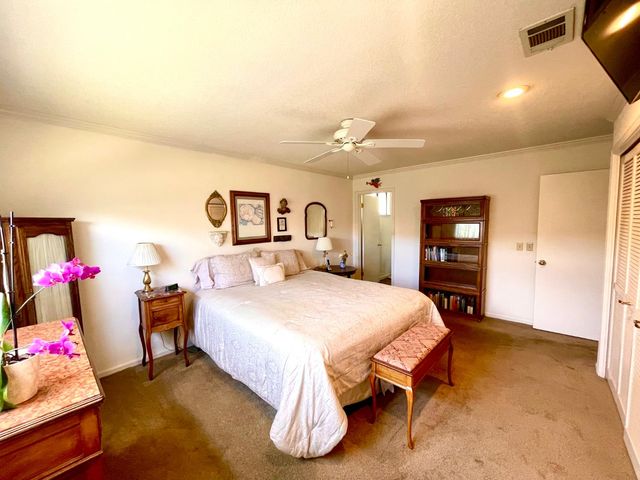 2052 Del Rio Dr, Stockton, CA 95204