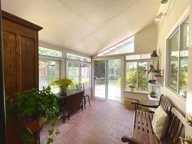 2052 Del Rio Dr, Stockton, CA 95204