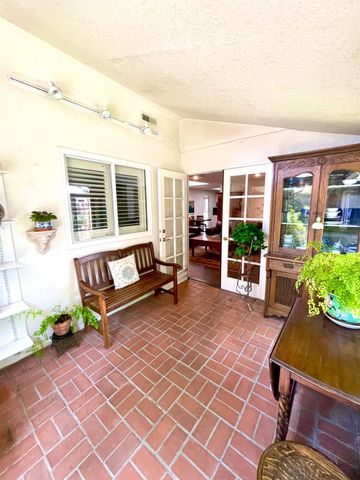 2052 Del Rio Dr, Stockton, CA 95204