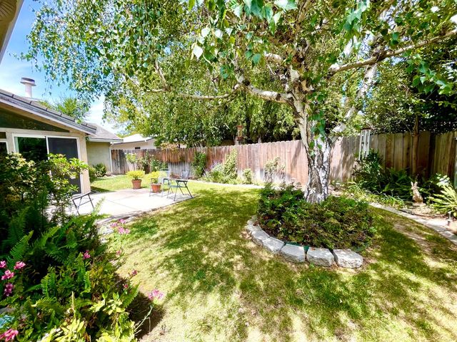 2052 Del Rio Dr, Stockton, CA 95204