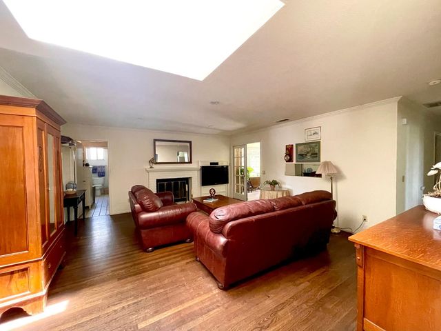 2052 Del Rio Dr, Stockton, CA 95204