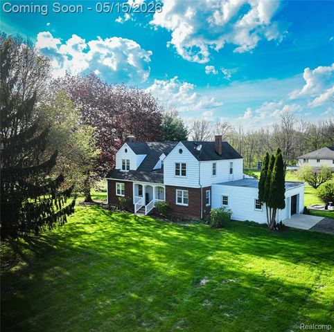 56800 8 Mile Road, Northville, MI 48167