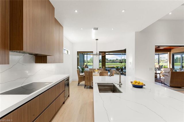 8745 Mustang Island CIR, Naples, FL 34113