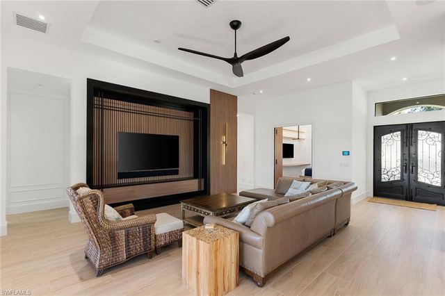 8745 Mustang Island CIR, Naples, FL 34113