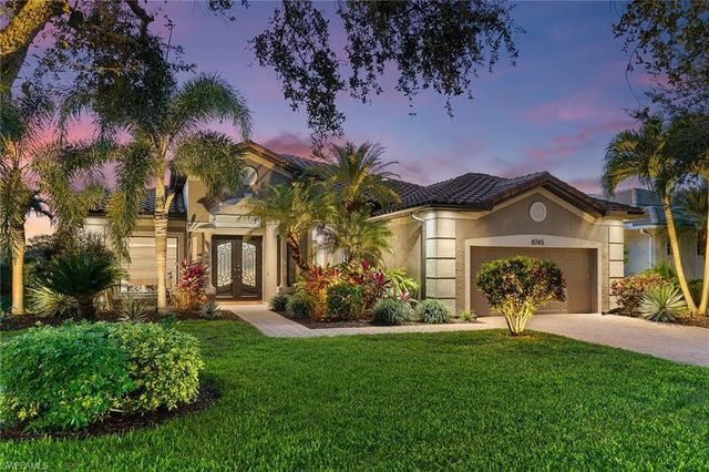 8745 Mustang Island CIR, Naples, FL 34113