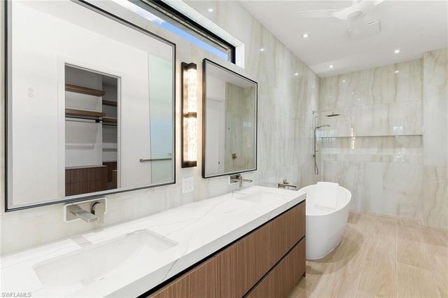 8745 Mustang Island CIR, Naples, FL 34113