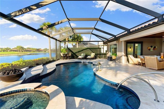 8745 Mustang Island CIR, Naples, FL 34113