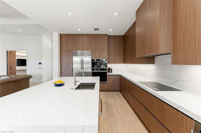 8745 Mustang Island CIR, Naples, FL 34113