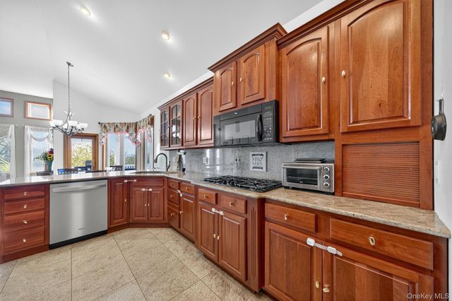 30 Heather Court, Middletown, NY 10941