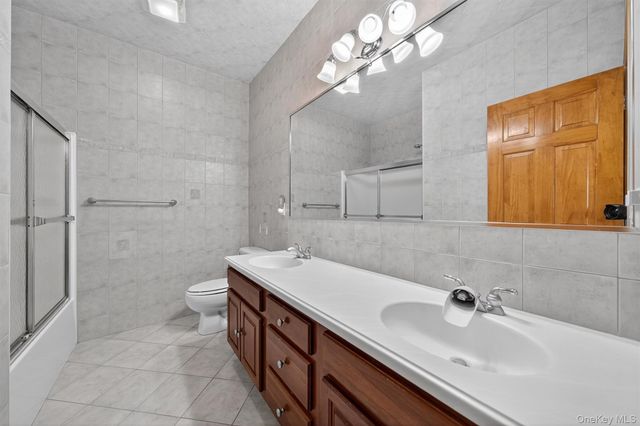 30 Heather Court, Middletown, NY 10941