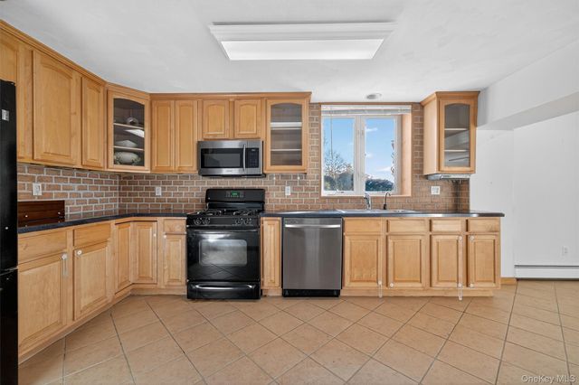 30 Heather Court, Middletown, NY 10941