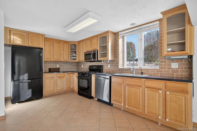 30 Heather Court, Middletown, NY 10941