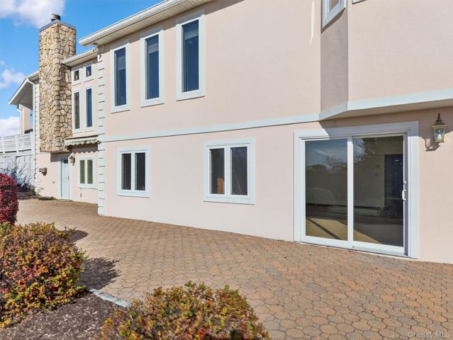 30 Heather Court, Middletown, NY 10941