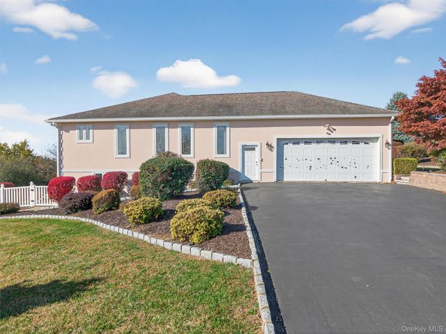 30 Heather Court, Middletown, NY 10941