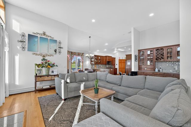 30 Heather Court, Middletown, NY 10941