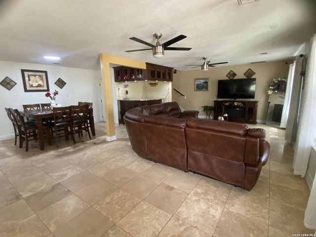10851 SILVER TRL, Atascosa, TX 78002